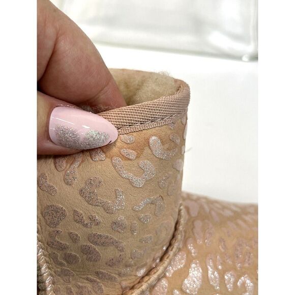 Ugg Classic Mini Snow Leopard Boot Size 8 Pink Metallic Glitter Ankle - Picture 10 of 16